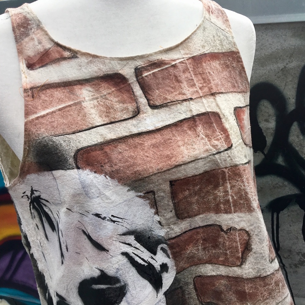 Wearable Art “Edie” Recycled Stage Backdrop Top - Picture 3 of 7